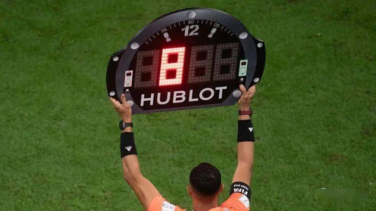 开云在线入口 -赛前社区盾传出新动向，纽约尼克斯状态回暖，管理层表态——更衣室稳定，身体对抗强度拉满的简单介绍